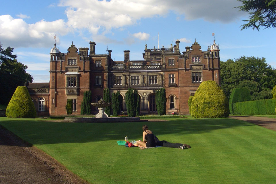 基尔大学(keele university)始建于1949年,位于英国英格兰基尔市,是