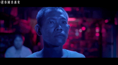 单刀直入的行销 前卫 特殊 形态 饱满的色彩,迷之烟雾, 颓废的表情