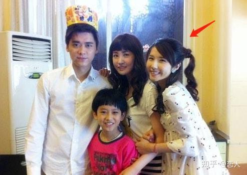两天一夜李易峰与两位绯闻女友度假滑雪
