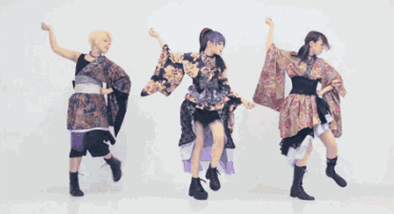 同为b站洗脑神曲 为什么《桃源恋歌》不如《极乐净土》火爆?