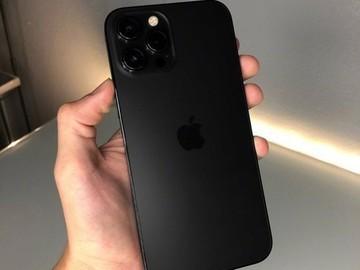 iphone13真机,苹果iphone13图片 iphone 13真机"上手" 亚光黑配色真的好看