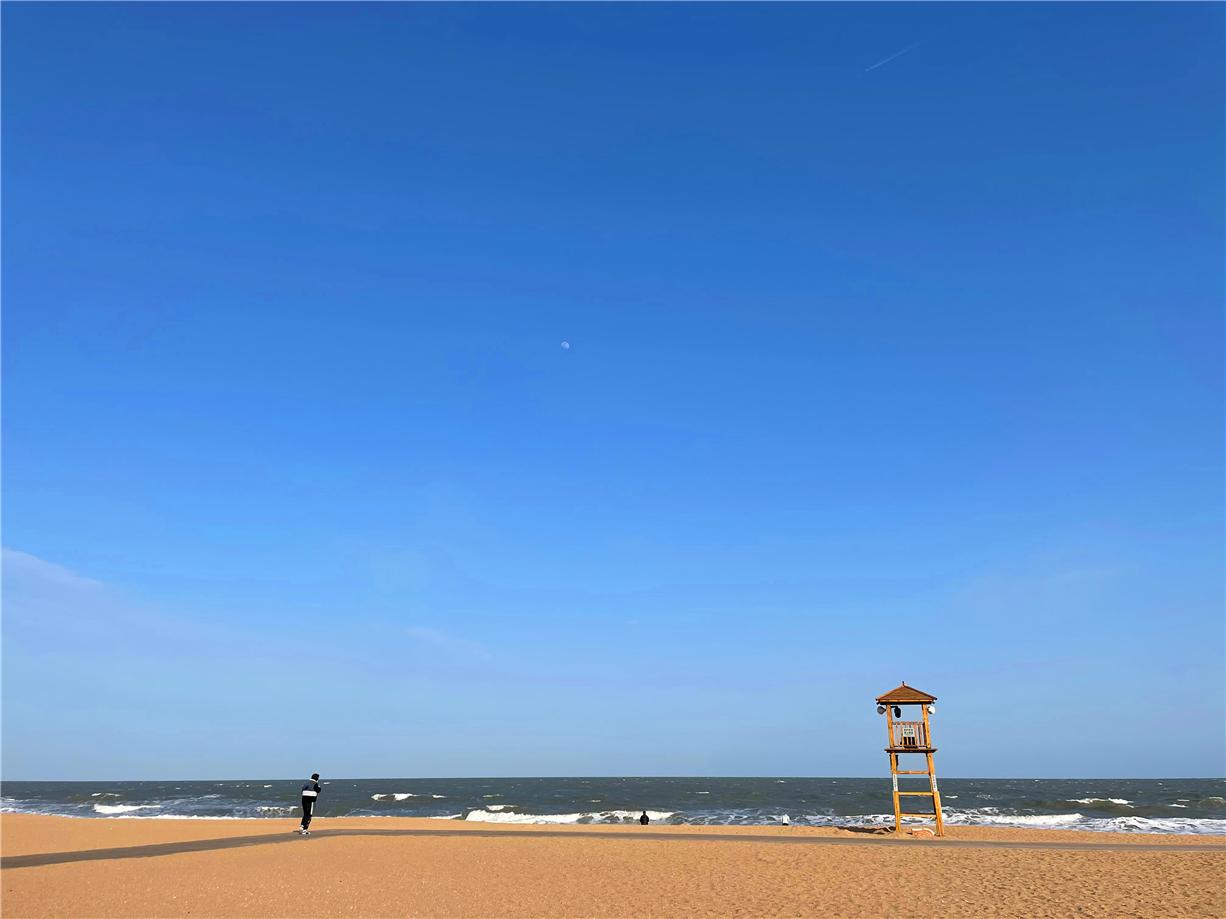 日照海域辽阔,用四季变幻的风景迎接每一个旅人.