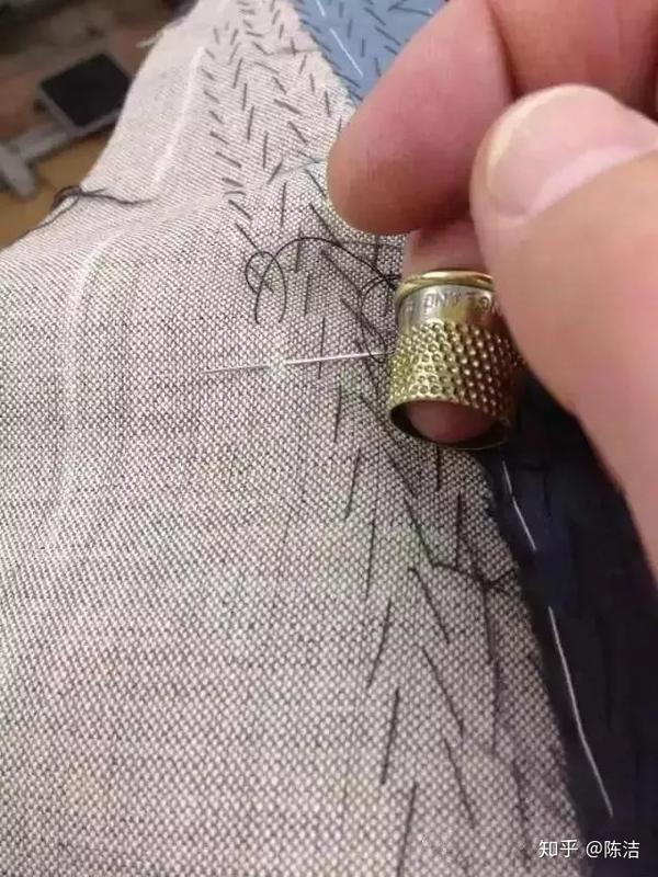纯手工西服和成衣西服的细节