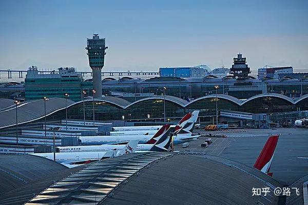 香港国际机场   图片源自网络