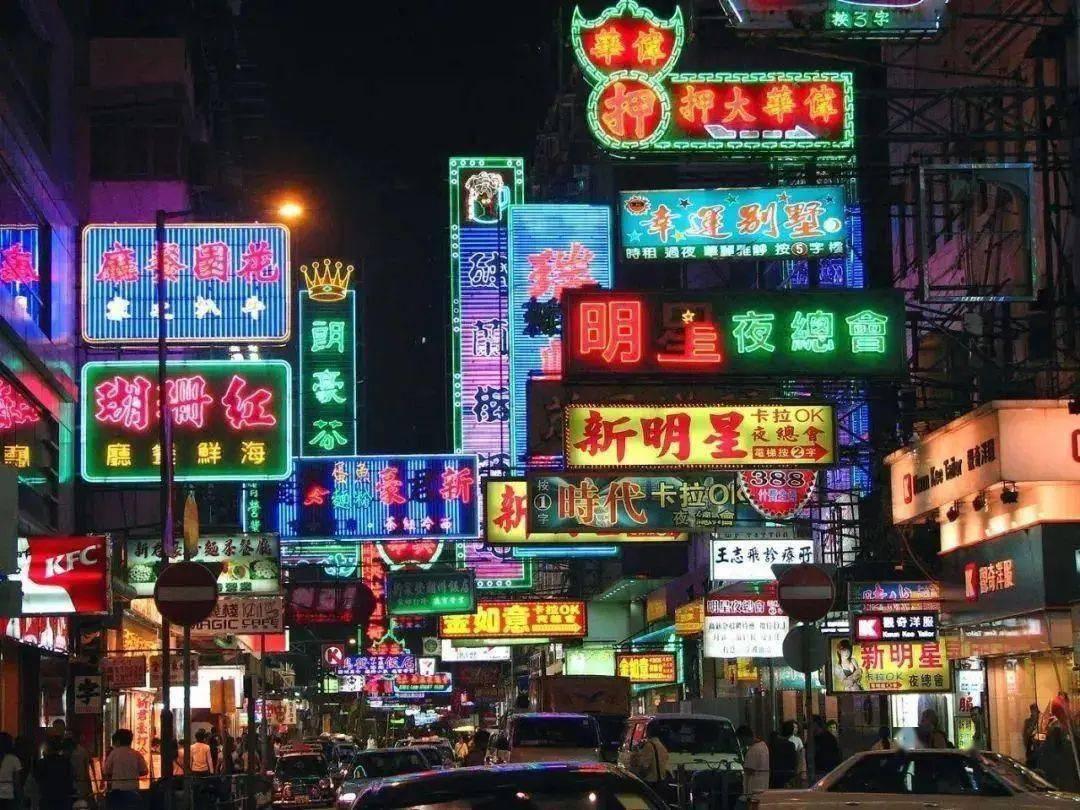 三亚旅游必去的十大小吃街商品街低音号美食