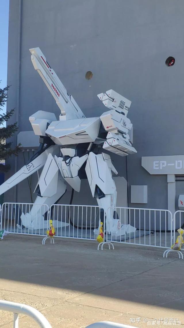 本次珠海航展上的空天航母鸾鸟二号的真实性可行性和实际用途是怎样的