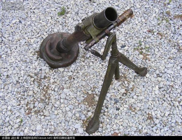 但除了掷弹筒在国内都没什么名声 法国50mm mle1937迫击炮 这些小