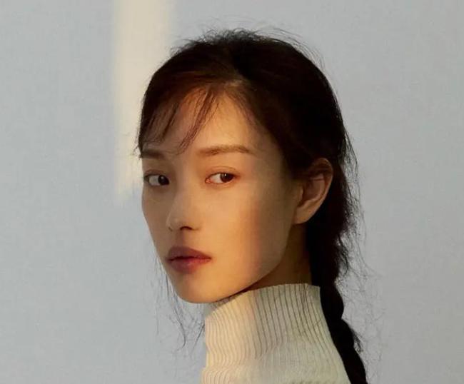 倪妮新剧穿旗袍扮民国女学生素颜短发仍惊艳显得意外好看