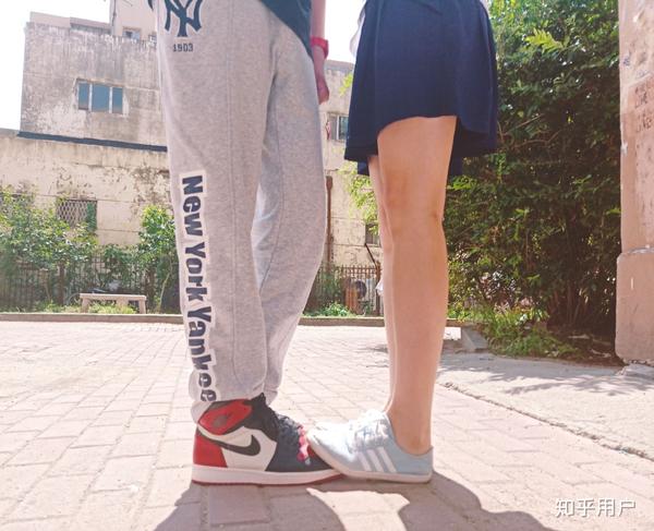 173男生153女生合照,情侣身高差20cm图 女生到底有多在乎男生的身高?