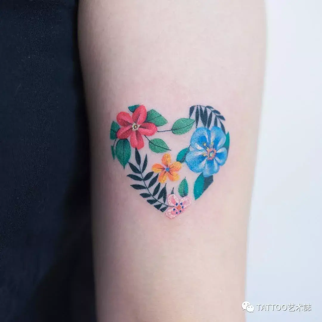 aio纹身推荐分享105期丨彩色爱心花卉编绘色彩斑斓的梦