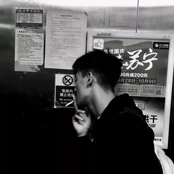 酷黑头像 | 成人的世界总是这么脆弱