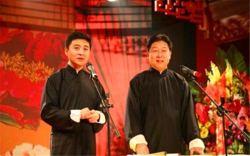 相声演员周炜先拜师唐杰忠后改拜师姜昆自降一辈这是为何