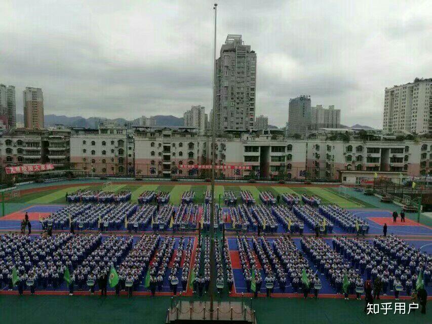 遵义十二中和十九中还有五中哪间中学好啊最好多带点校内描述录取分数