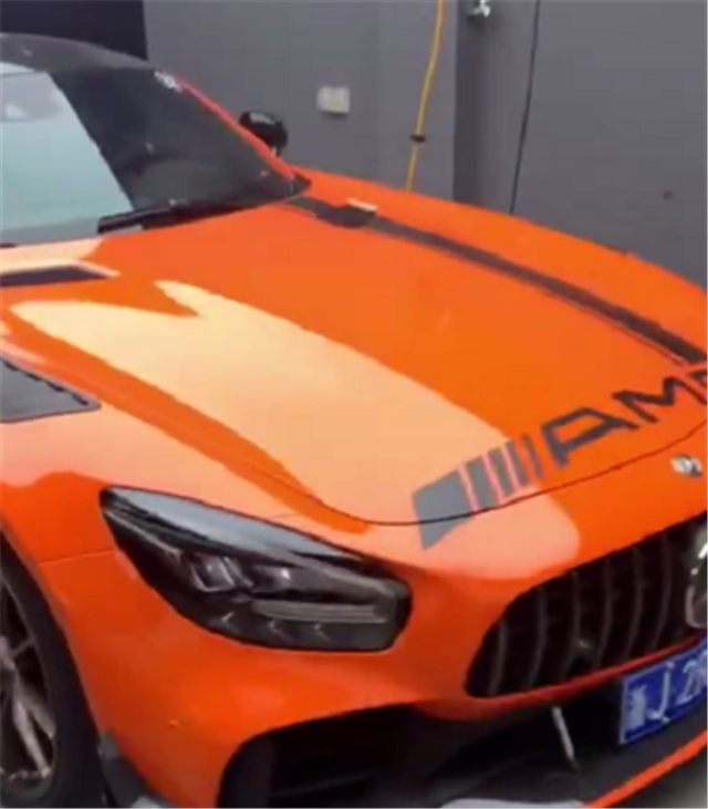 私人订制漆面的奔驰amg gtr,全车"爱马仕橙",国内罕见