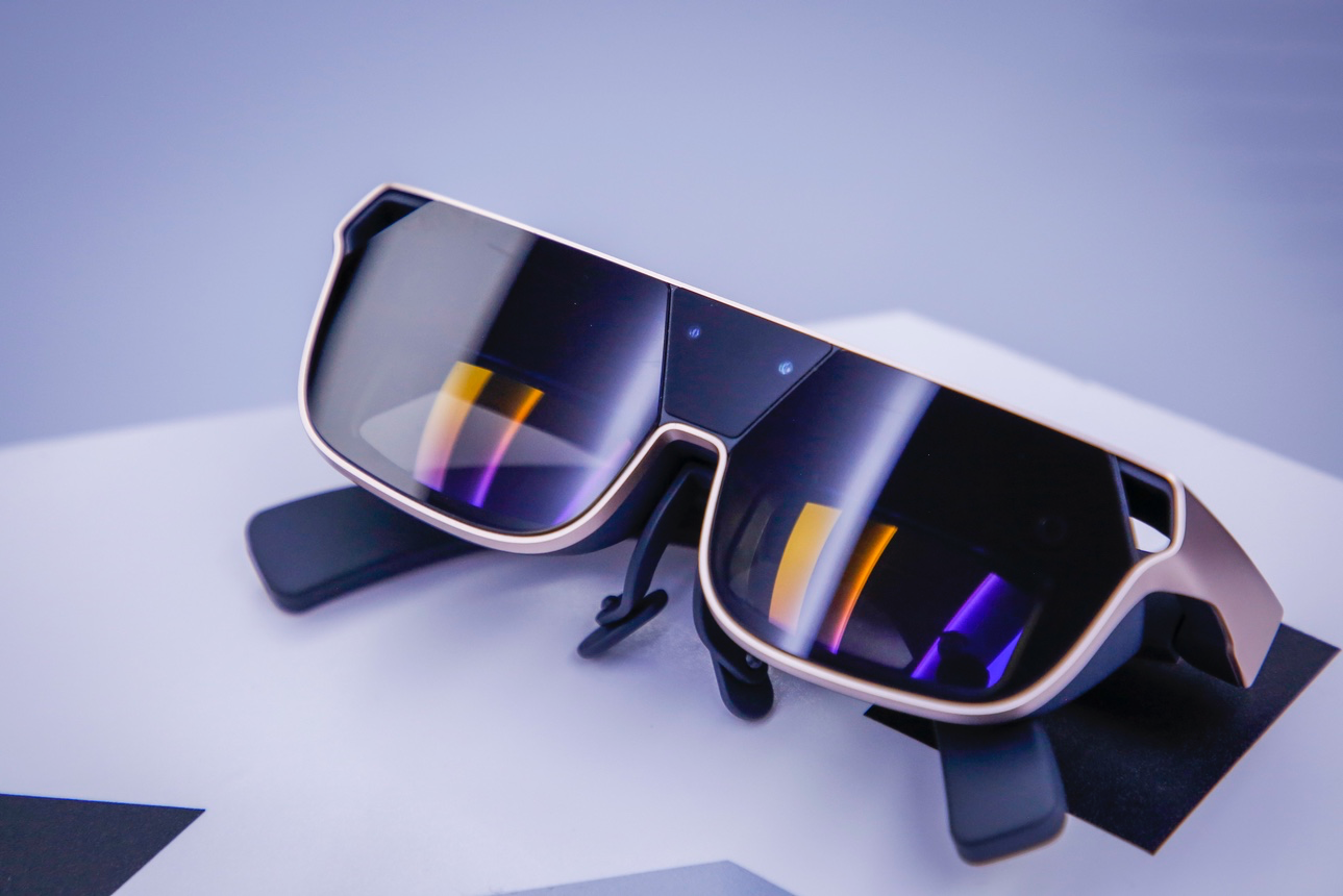 oppo未来科技大会最大惊喜来自未来的oppoar眼镜亮相
