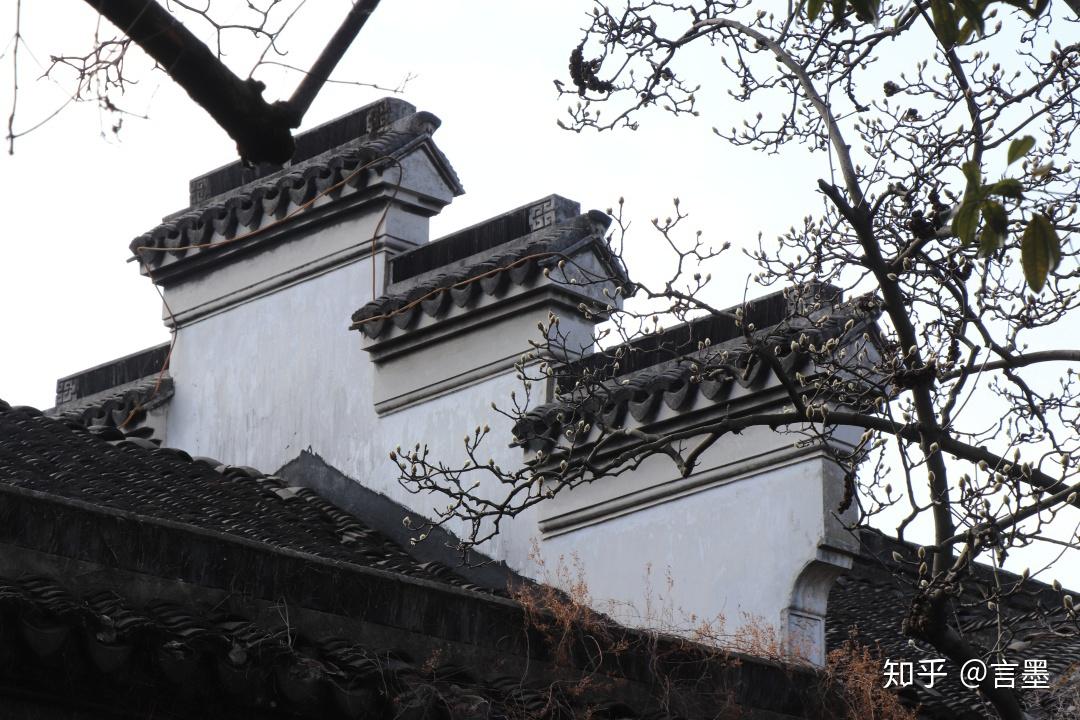 五山屏风墙,以墙势重叠为山,虽以屏风,阻火,防盗而生,以"山"为名,自有