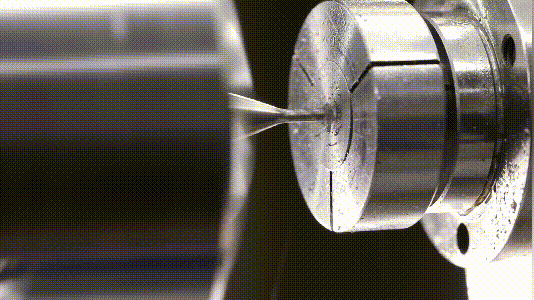 它就相当于一个硬度很高的圆螺母,材料用合金工具钢或高速钢制成