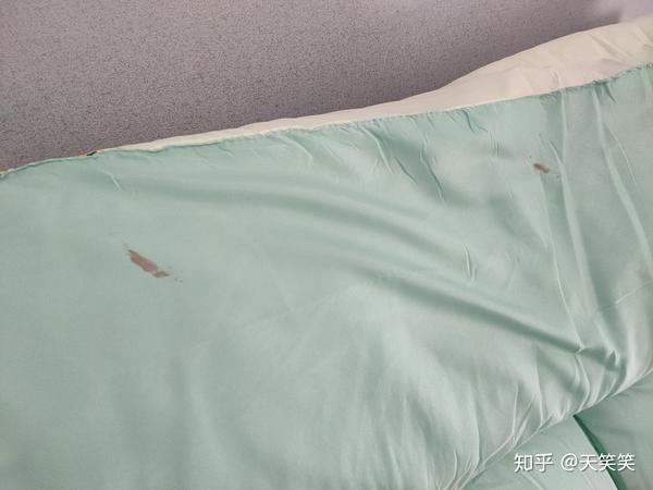 商家寄来的被子竟然带血,背后又隐藏着什么?