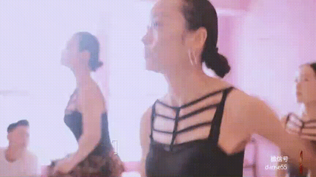 com/video/1051874292844900352 舞者:姜剑 李莉莉 罗亚琴 盈盈 何