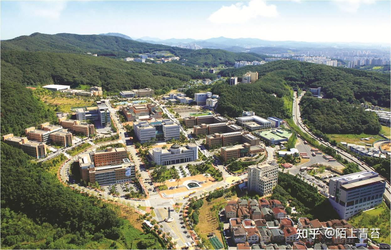 另外一所音乐艺术殿堂的大学就是"有韩国最美的十所大学之一东方哈佛