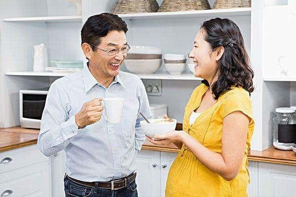 高龄孕妇四大原则 营养的四类食物以帮助老年妇女怀孕快