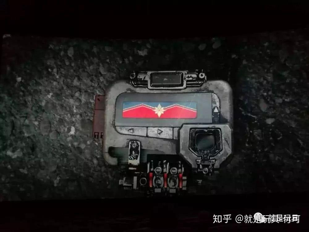 惊奇队长寻呼机有了它你也能呼叫漫威最强战力了