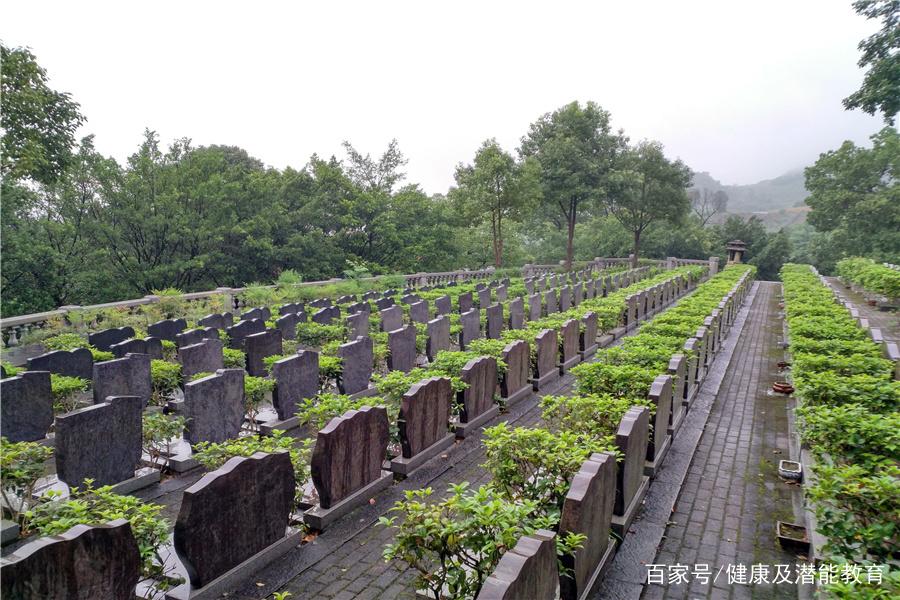 重庆龙台山陵园位置在哪个镇呢?有公交车直达吗?