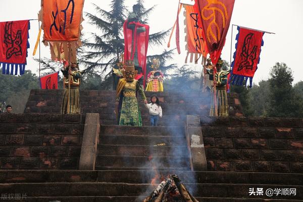 三星堆祭祀坑出土超120根象牙背后隐藏着哪些故事