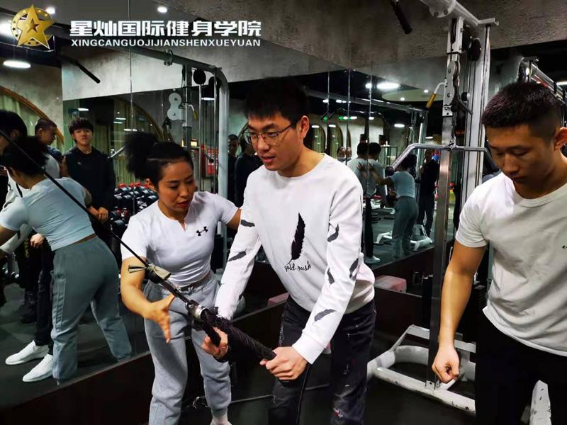 南阳学健身教练怎么选培训学校