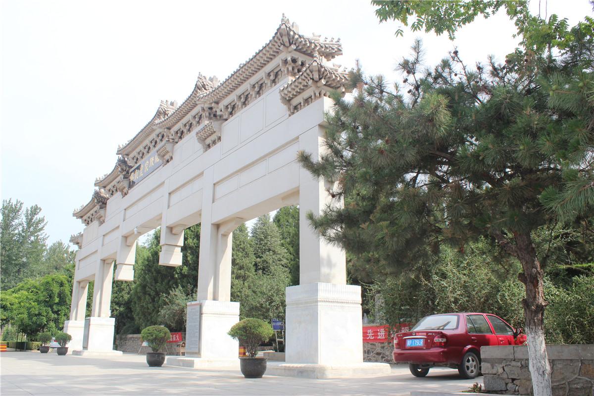 河北易县华龙皇家陵园,京西南美丽墓区