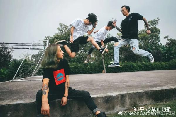 霓虹花园电光火石间的任性浪漫