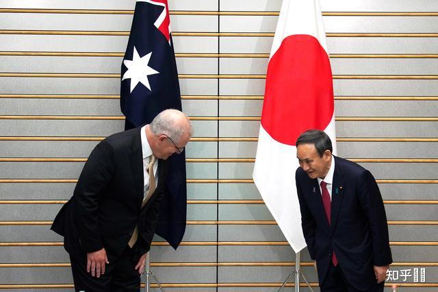 如何评价菅义伟向美国防部长的鞠躬能看出日本的未来出路是什么吗美日