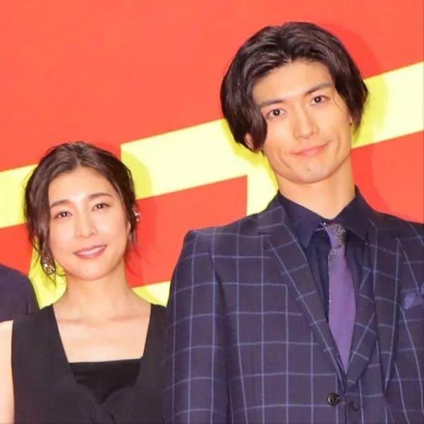 三浦春马和竹内结子示以笑容 长泽雅美(33岁)主演的电影《行骗天下jp