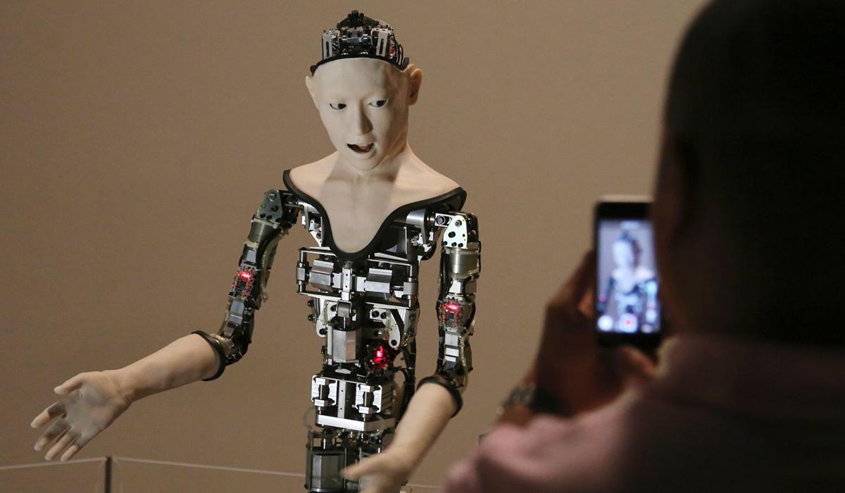 日本机器人alter中枢神经驱动,手指灵活,表情酷似真人