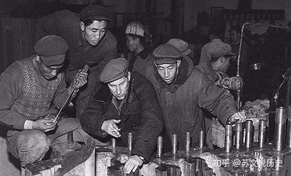 新中国一五计划期间,苏联向中国派遣了大量技术人员.