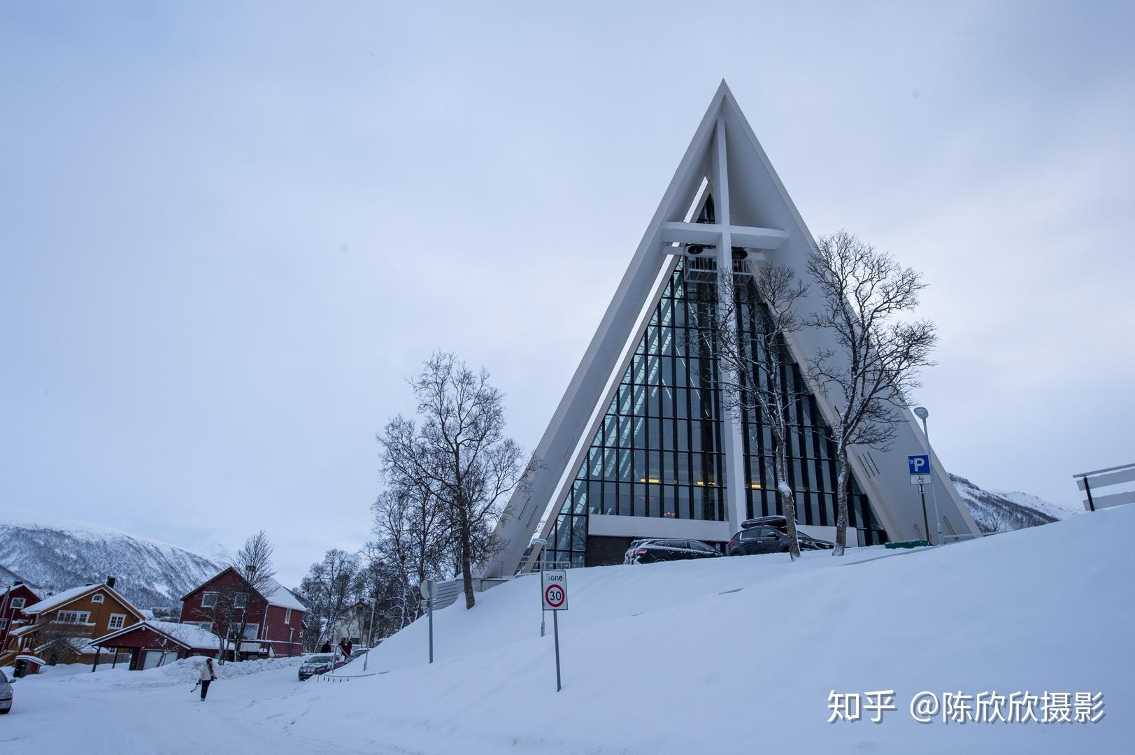 北极大教堂(artic cathedral),也叫特罗姆斯达伦教堂(tromsdalen