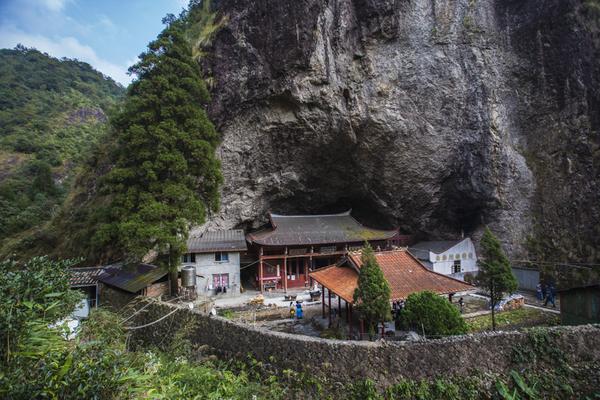 [i·宁德] 百丈岩上九壮士,辟支禅寺护红军