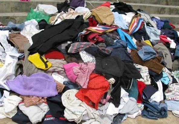 每年丢弃5000万吨看看你扔的旧衣服都去哪儿了
