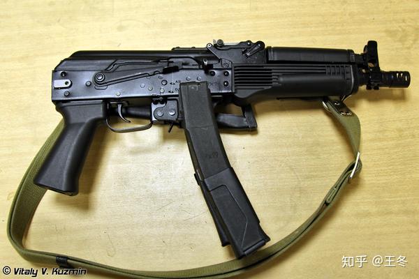 从aks-74u卡宾枪发展出来的冲锋枪,改为发射手枪子弹. rpk-74