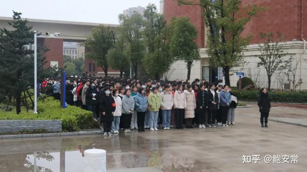 新学期新征程——阜南县玉泉中学举行新学期第一次升旗仪式