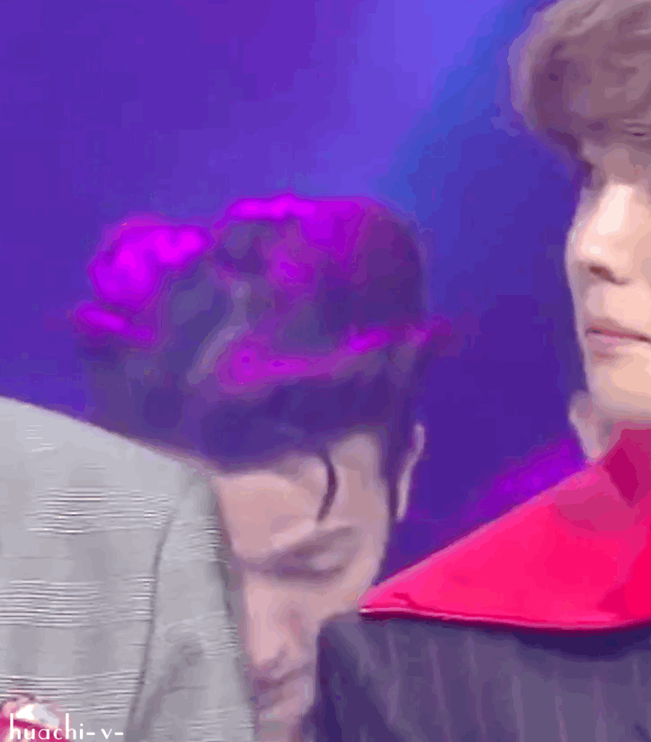 李东海的哪些图片或者gif让你觉得惊为天人?