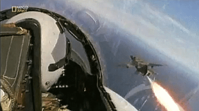 飞机发动机喷火的原理是什么?是怎么实现的?