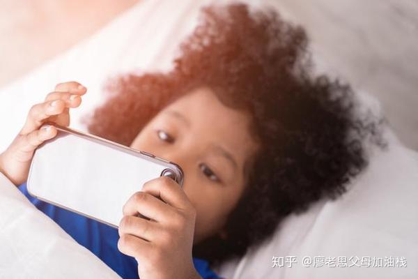 孩子沉迷手机脾气暴躁,父母应该知道的真实原因!