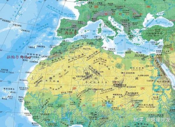 西班牙拉帕尔马岛火山持续喷发,熔岩流穿过当地人口稠密的地区