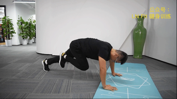 只有一块瑜伽垫,可以完成哪些健身动作?