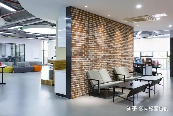 虽然石墙在办公室装修中用得比较少,但是却是loft风格,有个性的办公