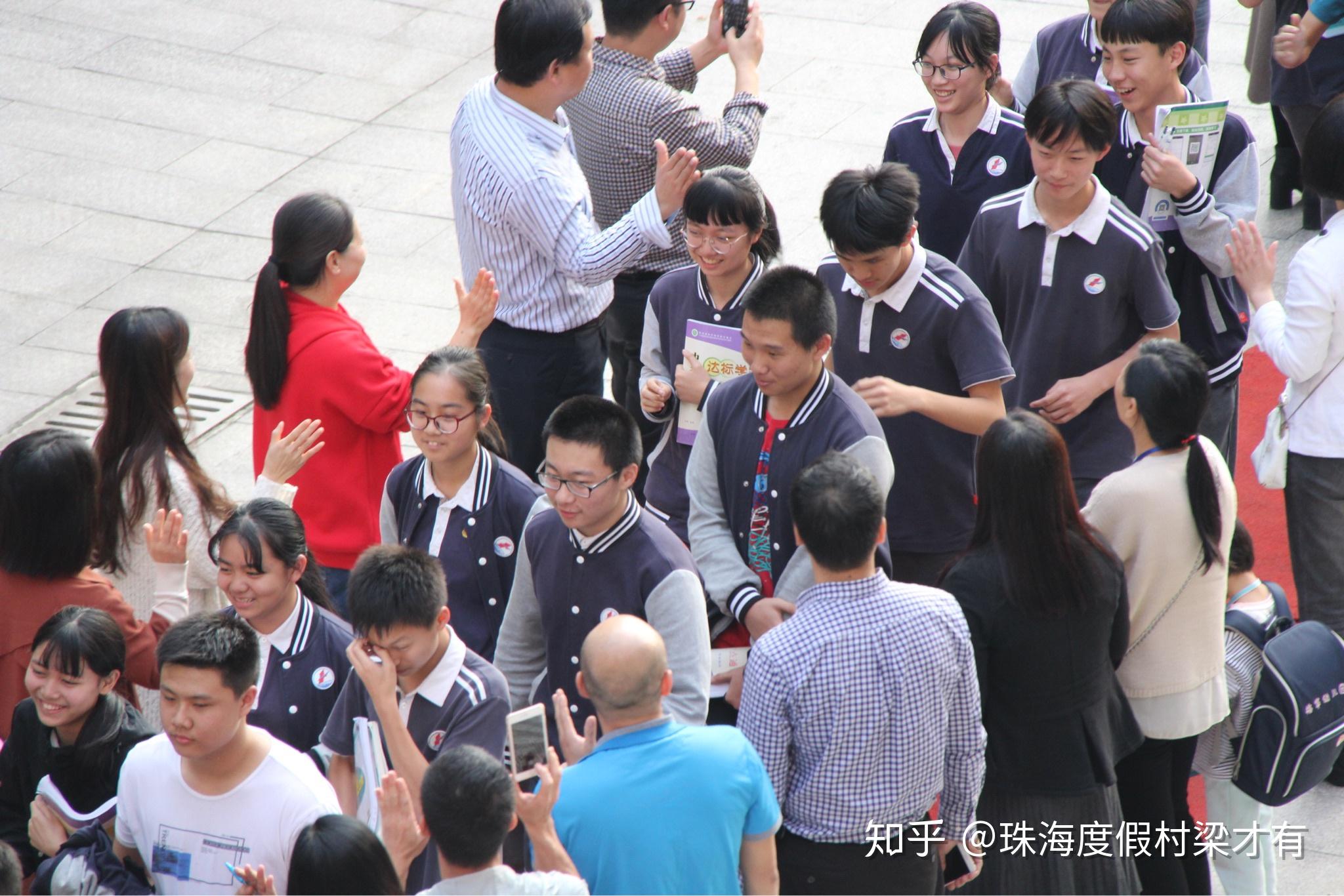 俺家闺女梁文曦参加珠海市第十中学第二届steam大赛摄影比赛项目的