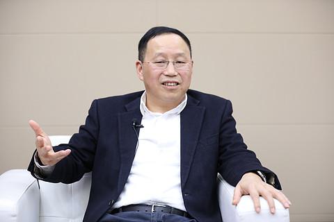 小康股份创始人董事长张兴海金融机构应给转型期的传统车企多一分支持