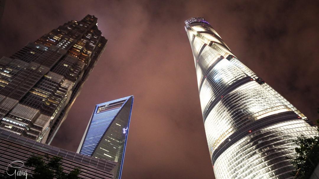 中国第一高楼上海中心大厦,拍夜景相比于白天感觉更震撼