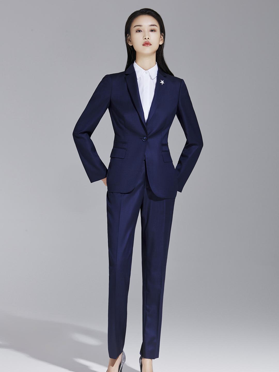女生面试对西装有啥要求扣子口袋有没有要注意的